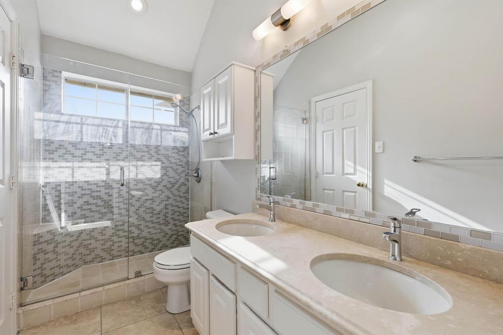 103 Ranch Trail Irving, TX 75063 - Photo 25 of 39 Full bath up