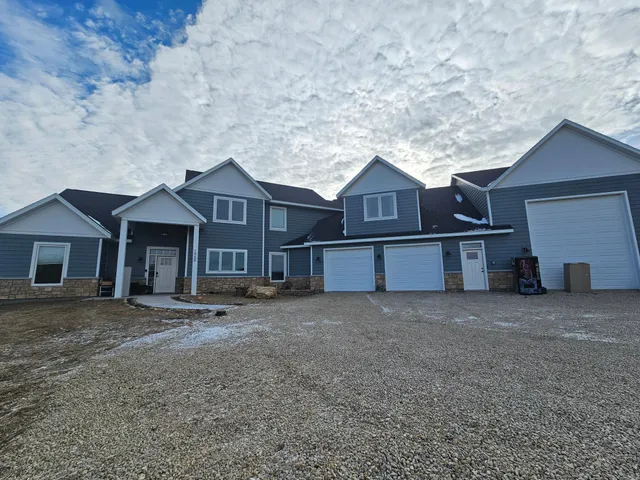 $669,900 | 1955 Brownell Street, St. Charles, MN 55972