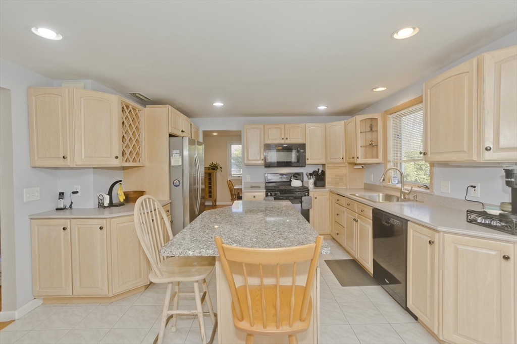 54 Sterling Road Holyoke, MA 01040 - Photo 22 of 37