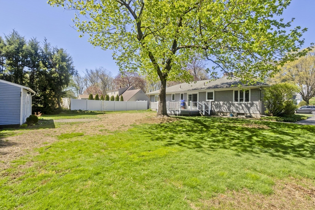 54 Sterling Road Holyoke, MA 01040 - Photo 4 of 37