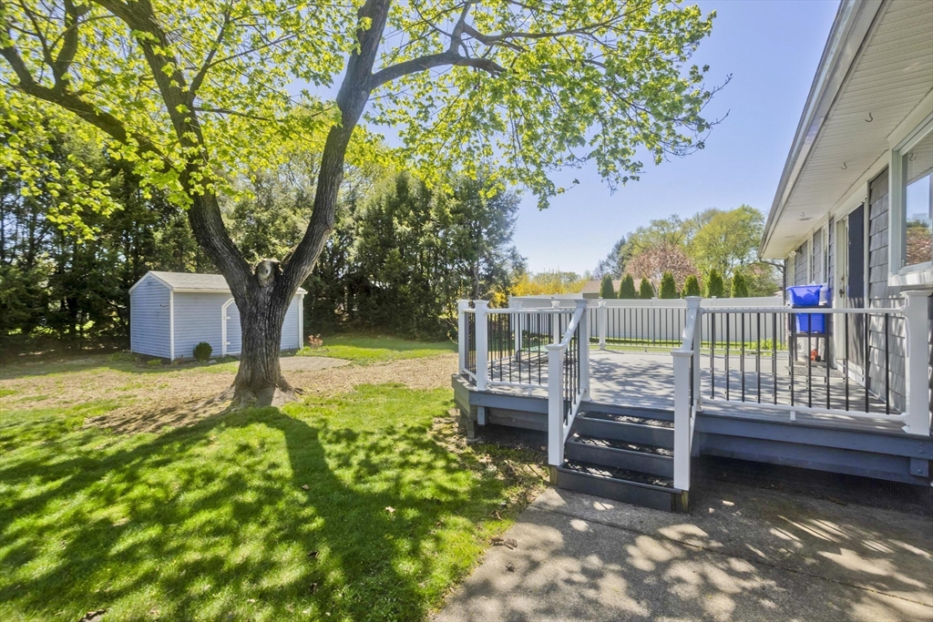 54 Sterling Road Holyoke, MA 01040 - Photo 6 of 37