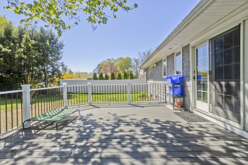 54 Sterling Road Holyoke, MA 01040 - Photo 8 of 37