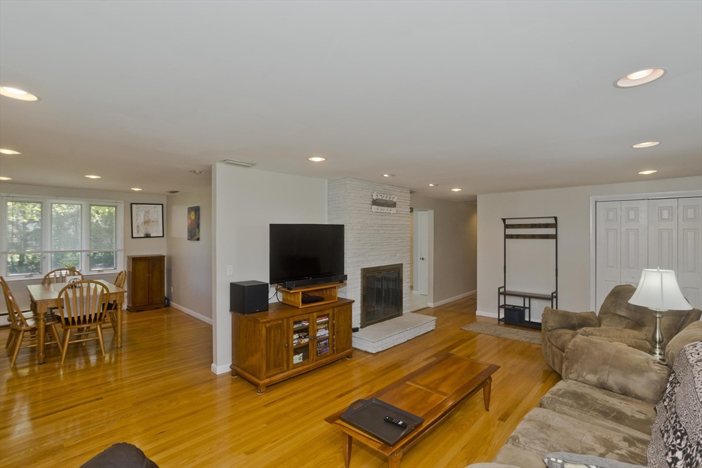 54 Sterling Road Holyoke, MA 01040 - Photo 10 of 37