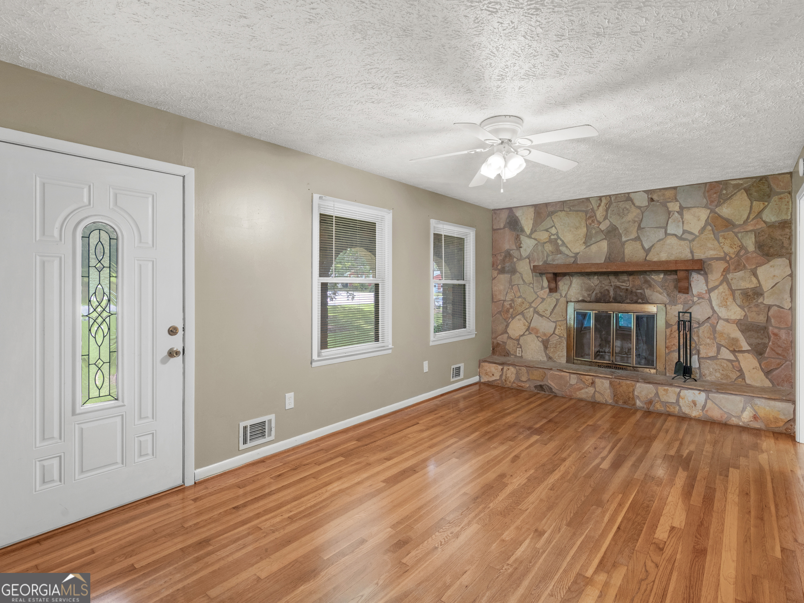 100 Homestead Place Rex, GA 30273 - Photo 4 of 46