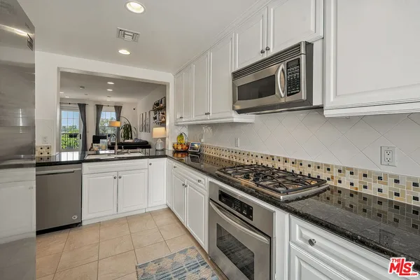 $979,000 | 12975 Agustin Place, Unit 418, Playa Vista, CA 90094