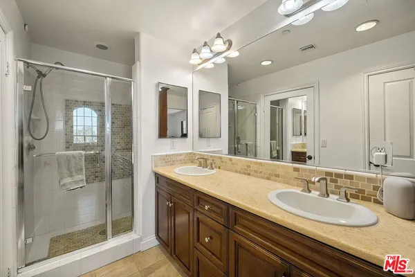 $979,000 | 12975 Agustin Place, Unit 418, Playa Vista, CA 90094