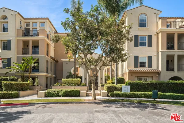$979,000 | 12975 Agustin Place, Unit 418, Playa Vista, CA 90094