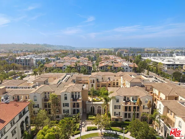 $979,000 | 12975 Agustin Place, Unit 418, Playa Vista, CA 90094