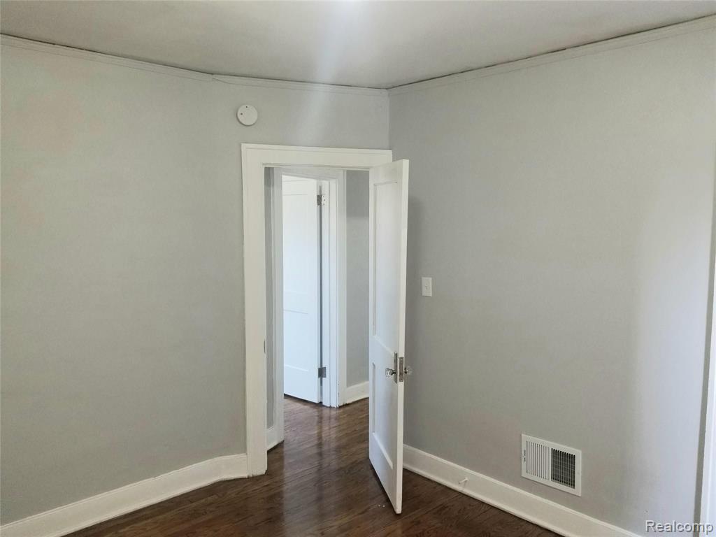 2710 Clements Street Detroit, MI 48238 - Photo 12 of 17