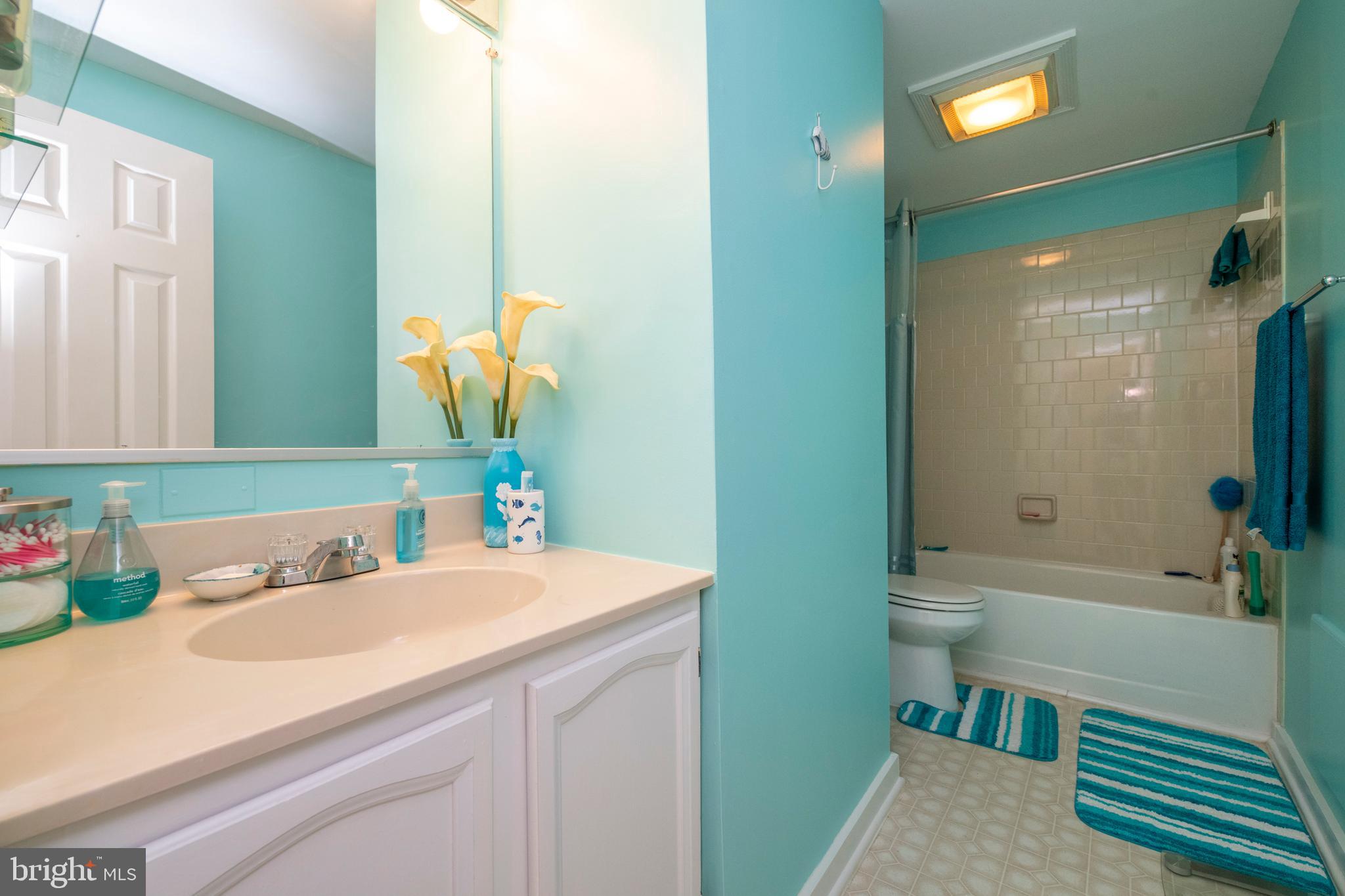 711 Pleasant Hill Road Ellicott City, MD 21043 - Photo 23 of 36 Upstairs Hall Bath
