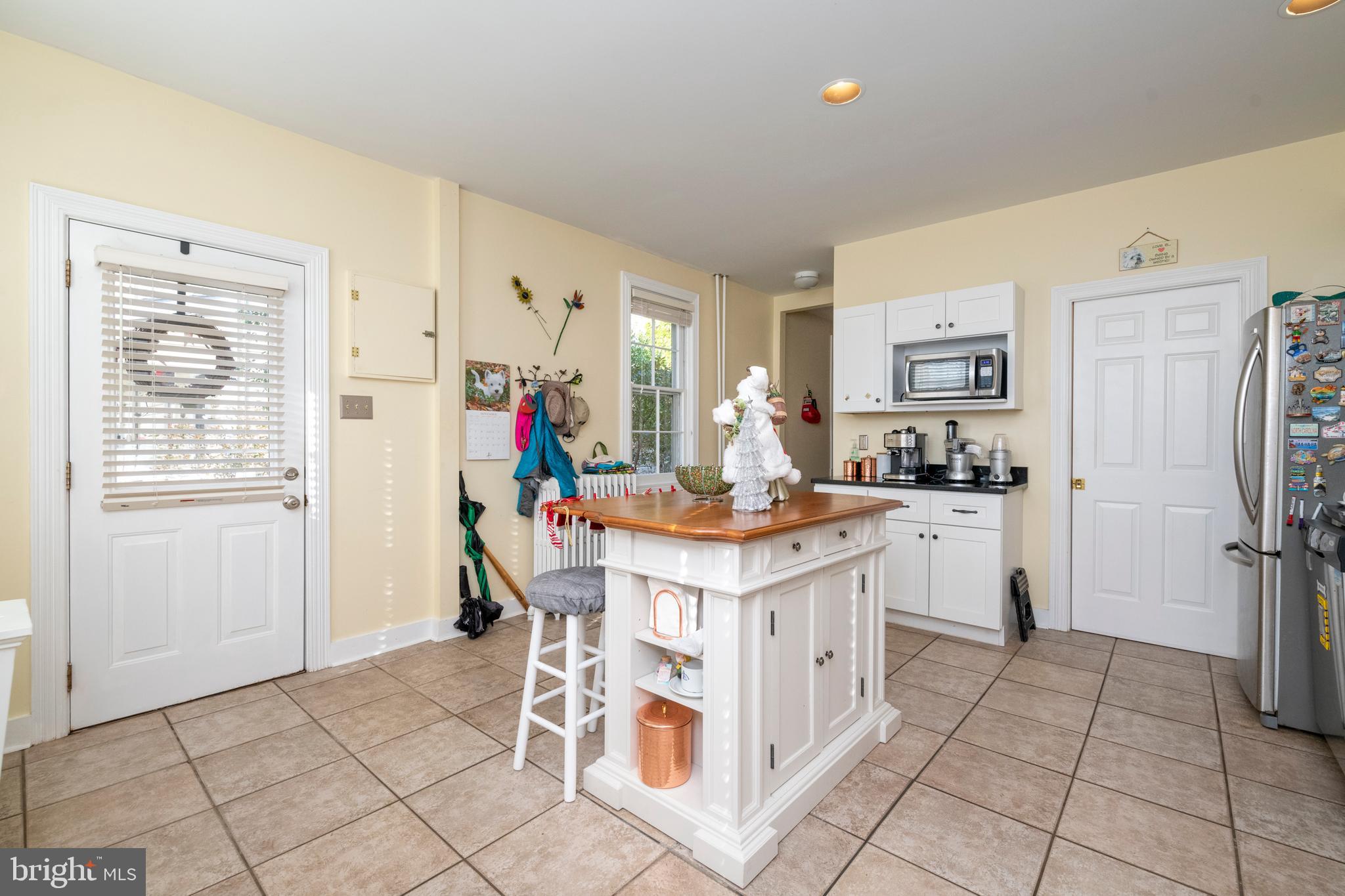 711 Pleasant Hill Road Ellicott City, MD 21043 - Photo 10 of 36 Island Table Included