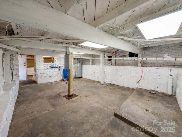 $849,000 | 7854 East Us Highway, Burnsville, NC 28714