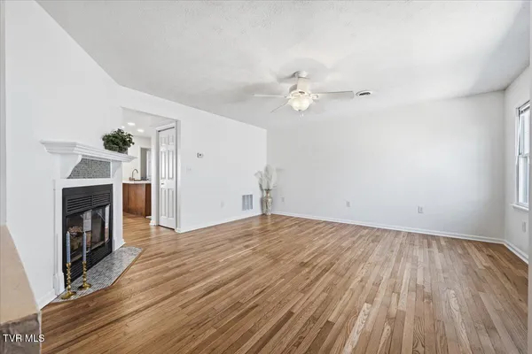 $217,900 | 934 Beverly Drive, Unit 4, Abingdon, VA 24210