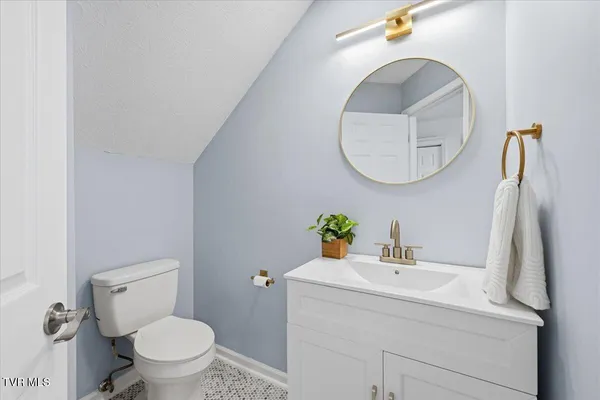 $217,900 | 934 Beverly Drive, Unit 4, Abingdon, VA 24210