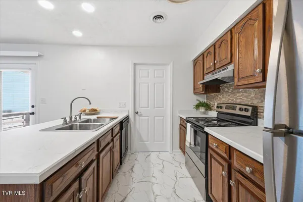 $217,900 | 934 Beverly Drive, Unit 4, Abingdon, VA 24210