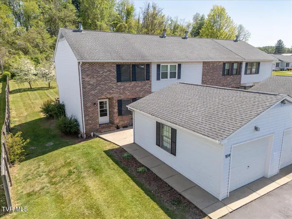 $217,900 | 934 Beverly Drive, Unit 4, Abingdon, VA 24210
