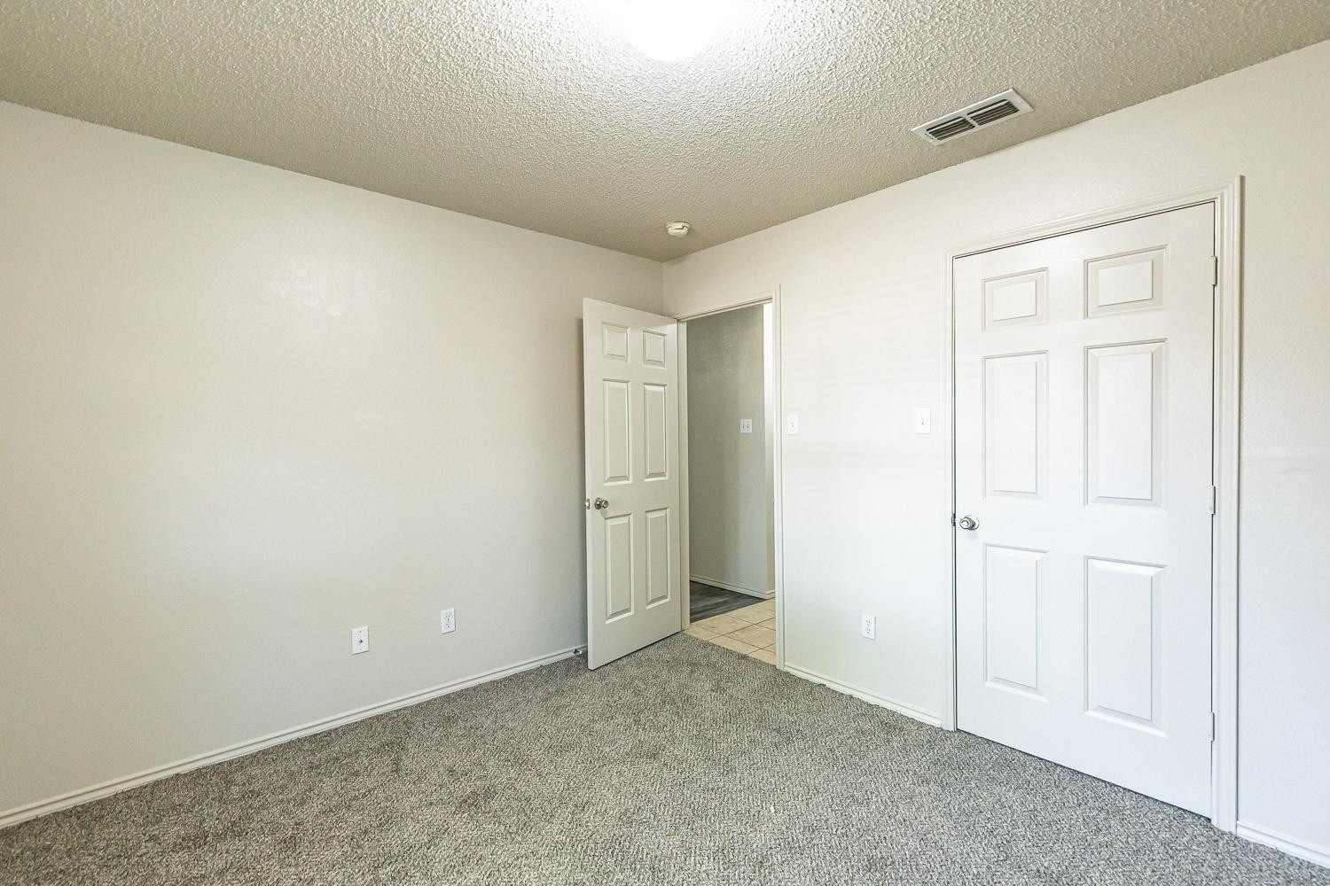 5812 96th Street, Unit B Lubbock, TX 79424 - Photo 29 of 33 Photo 29