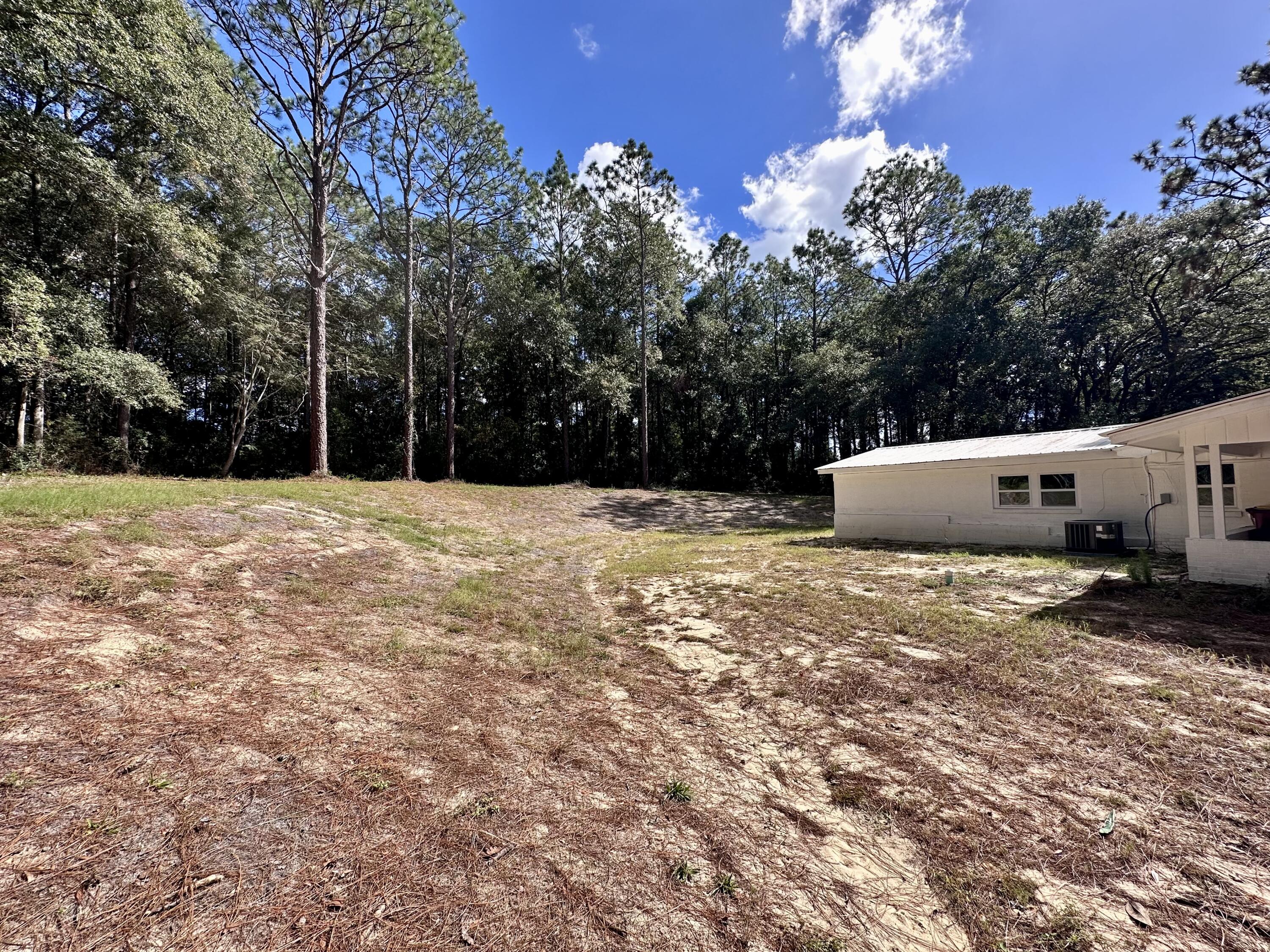 159 Smith Street Crestview, FL 32539 - Photo 25 of 29 a outdoor space with garden view
