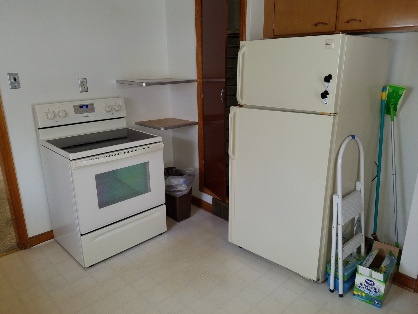 950 North 12th Street Rochelle, IL 61068 - Photo 3 of 18 a utility room with dryer and washer