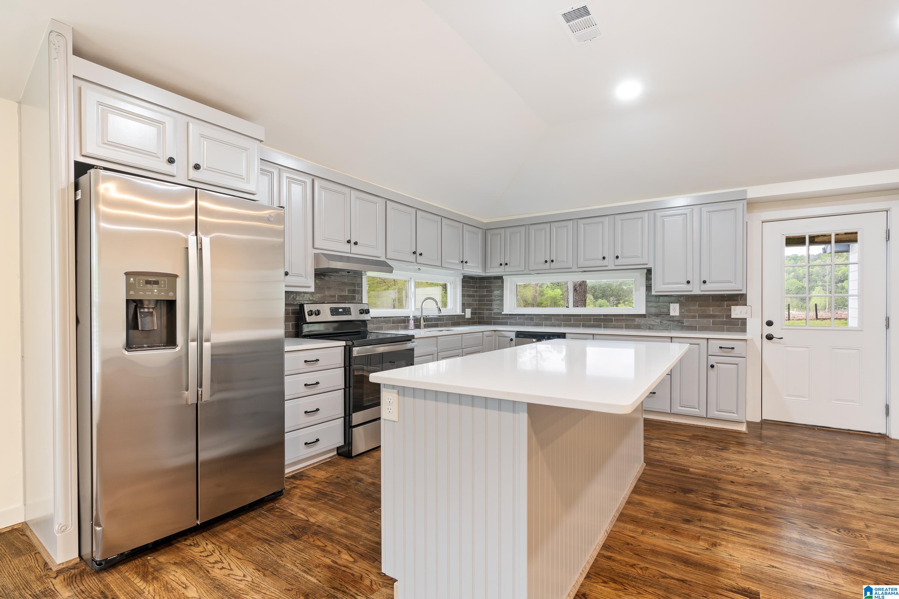 1082 Nixon Road Bessemer, AL 35022 - Photo 10 of 35