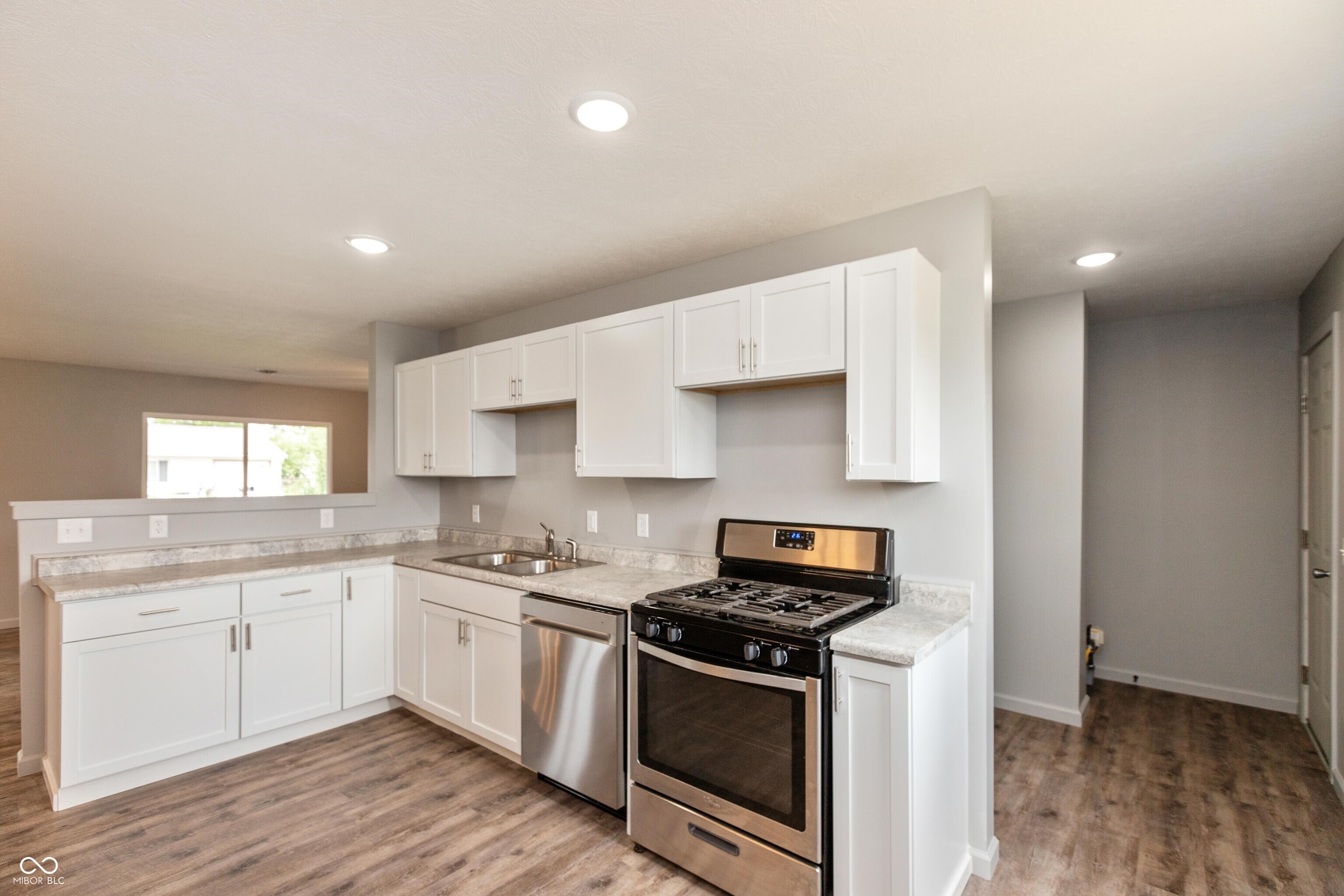 521 Sunset Drive Edinburgh, IN 46124 - Photo 14 of 27