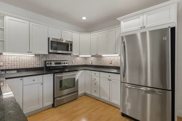 $575,000 | 100 Shepard's Cove Road, Unit F204, Kittery, ME 03904
