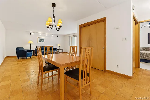 $160,000 | 100 Diplomat Drive, Unit 7A, Mount Kisco, NY 10549