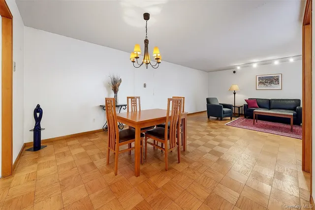 $160,000 | 100 Diplomat Drive, Unit 7A, Mount Kisco, NY 10549