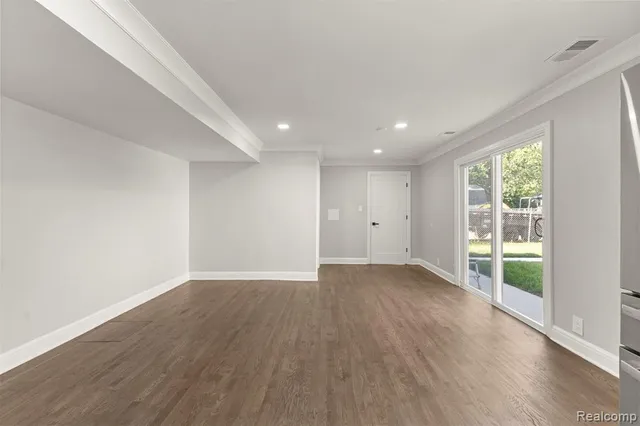 $399,900 | 3158 Lafayette Drive, Trenton, MI 48183