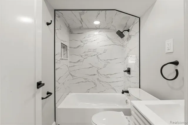 $399,900 | 3158 Lafayette Drive, Trenton, MI 48183