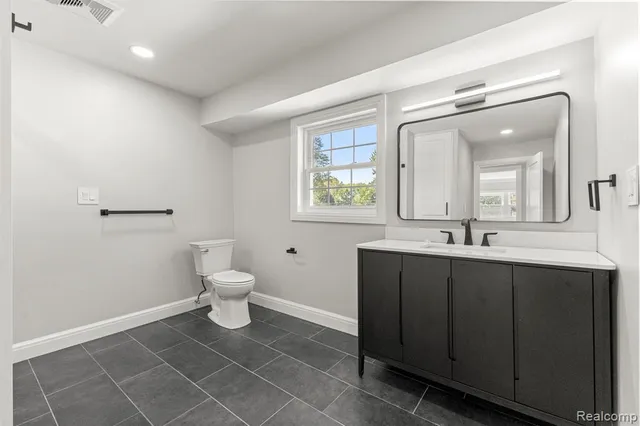 $399,900 | 3158 Lafayette Drive, Trenton, MI 48183