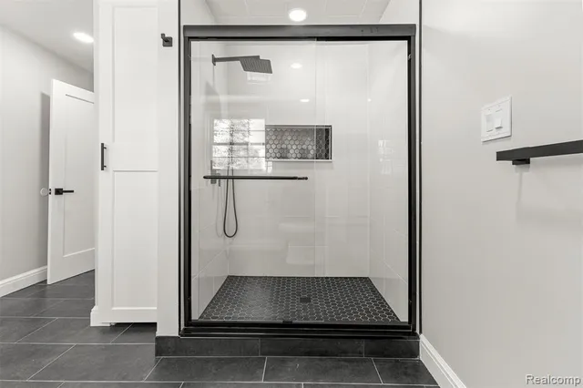 $399,900 | 3158 Lafayette Drive, Trenton, MI 48183