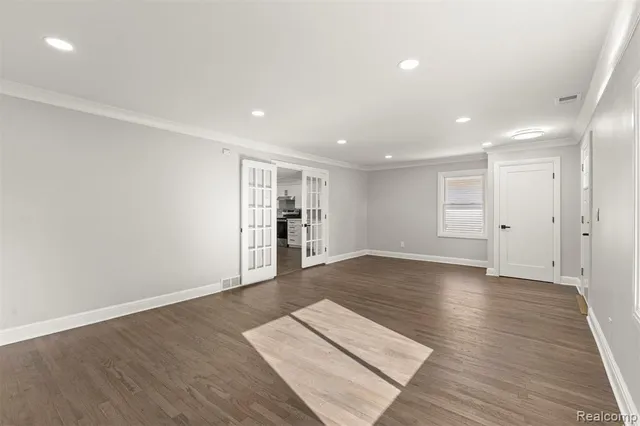 $399,900 | 3158 Lafayette Drive, Trenton, MI 48183