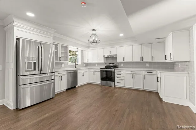 $399,900 | 3158 Lafayette Drive, Trenton, MI 48183