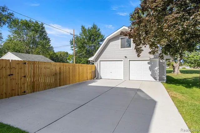 $399,900 | 3158 Lafayette Drive, Trenton, MI 48183