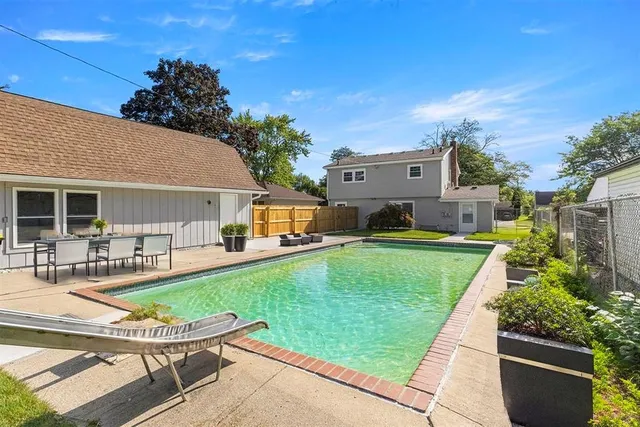 $399,900 | 3158 Lafayette Drive, Trenton, MI 48183