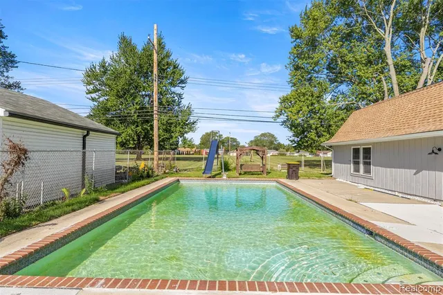 $399,900 | 3158 Lafayette Drive, Trenton, MI 48183