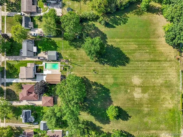 $399,900 | 3158 Lafayette Drive, Trenton, MI 48183