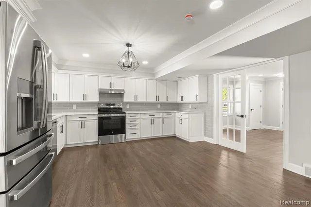 $399,900 | 3158 Lafayette Drive, Trenton, MI 48183