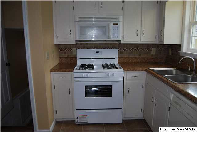 1500 Rockview Circle Weaver, AL 36277 - Photo 6 of 23
