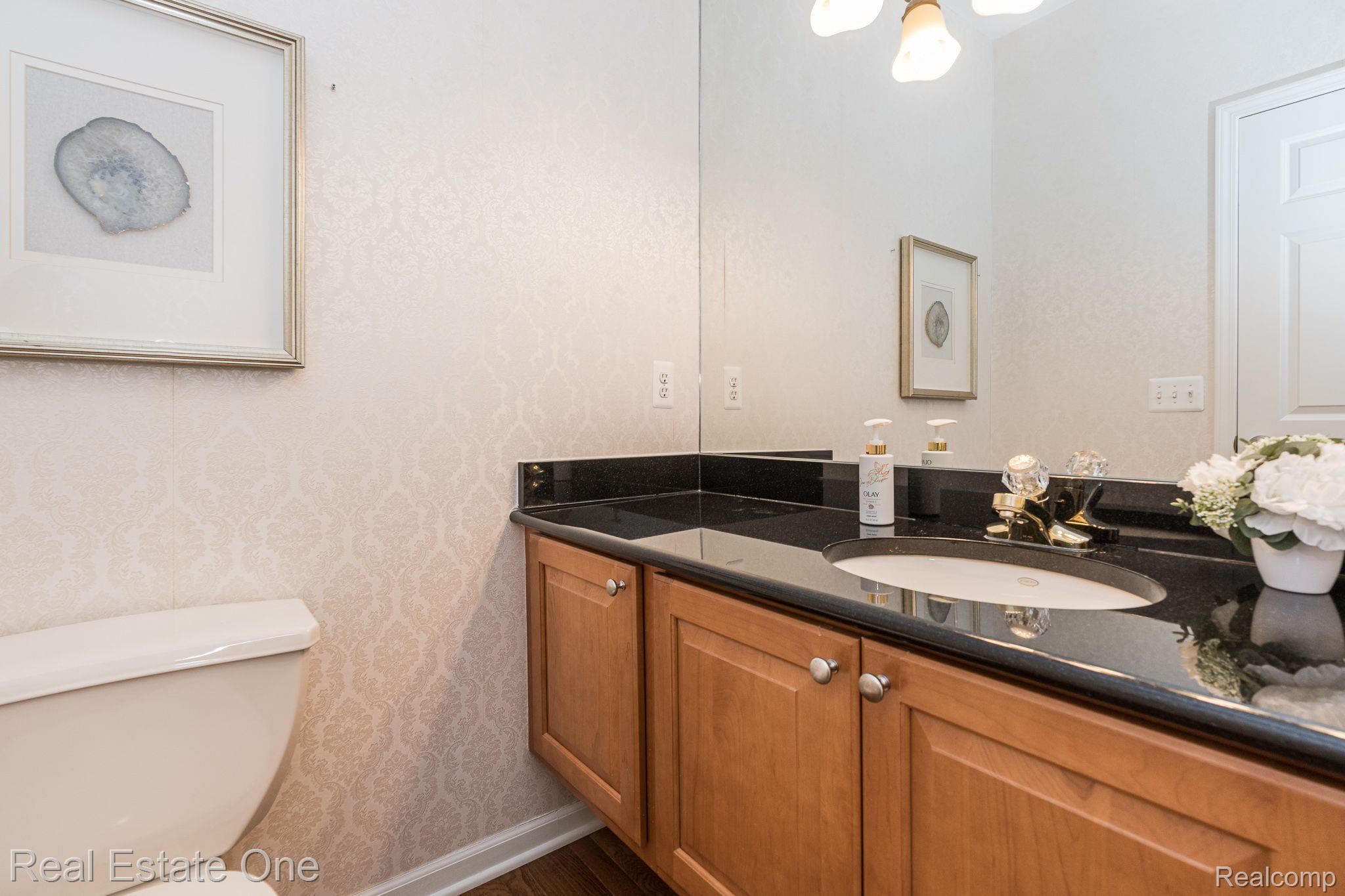1233 Letica Drive Rochester, MI 48307 - Photo 16 of 27 Gallery Image 16