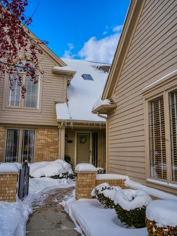 $345,000 | 16767 West Cobblestone, Macomb, MI 48042