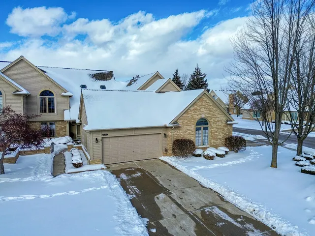 $345,000 | 16767 West Cobblestone, Macomb, MI 48042