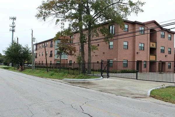 $1,075 | 10102 Neuens Road, Unit A302, Houston, TX 77080