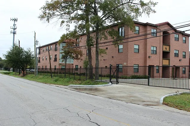 $1,075 | 10102 Neuens Road, Unit A302, Houston, TX 77080