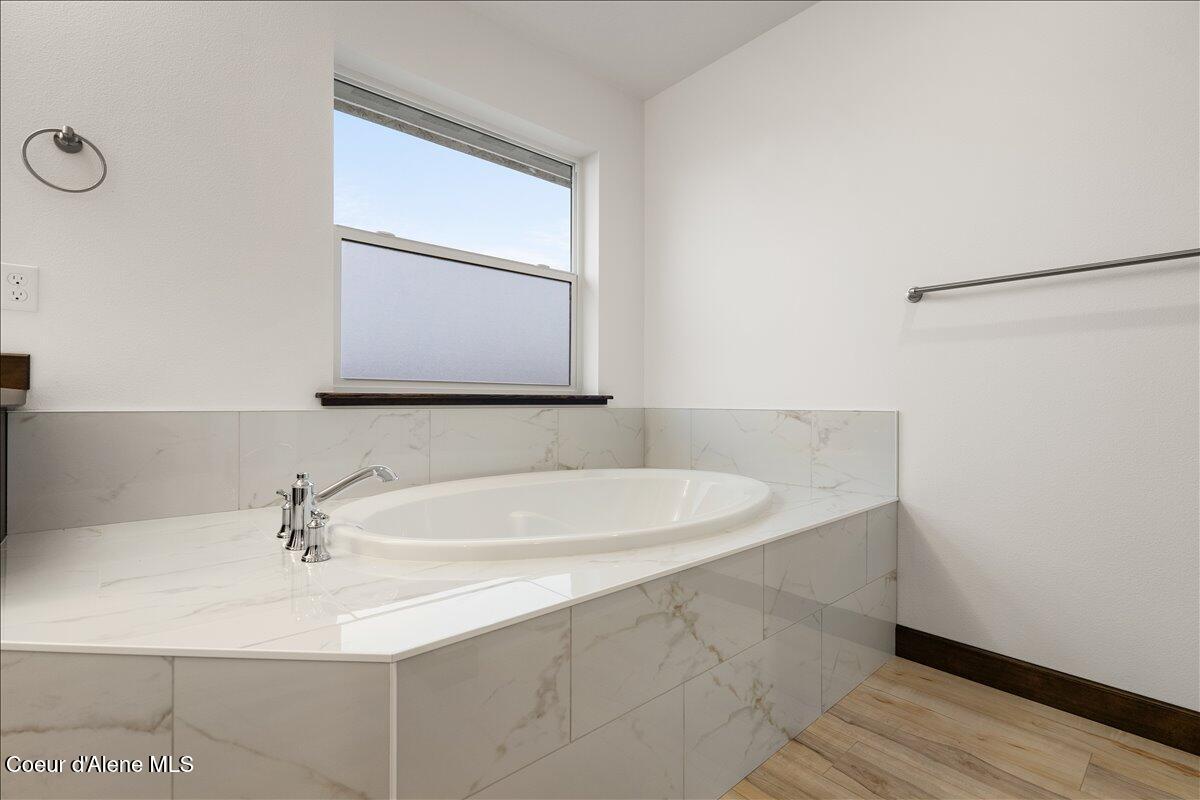2902 North Neptune Street Post Falls, ID 83854 - Photo 23 of 37 Primary bathroom