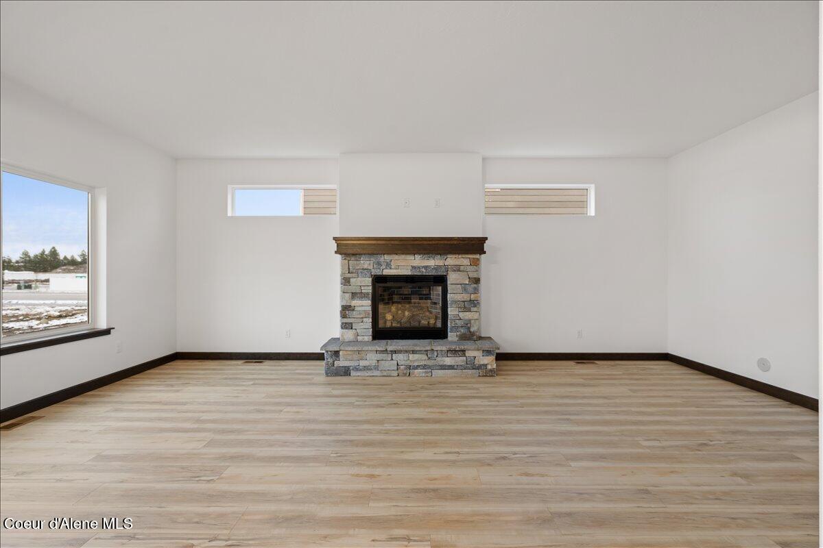 2902 North Neptune Street Post Falls, ID 83854 - Photo 7 of 37 Living Room
