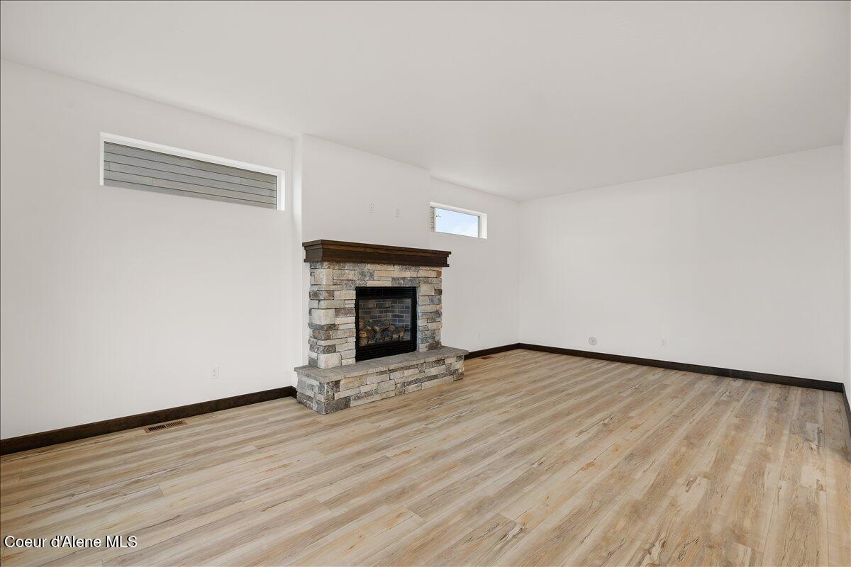 2902 North Neptune Street Post Falls, ID 83854 - Photo 8 of 37 Living Room