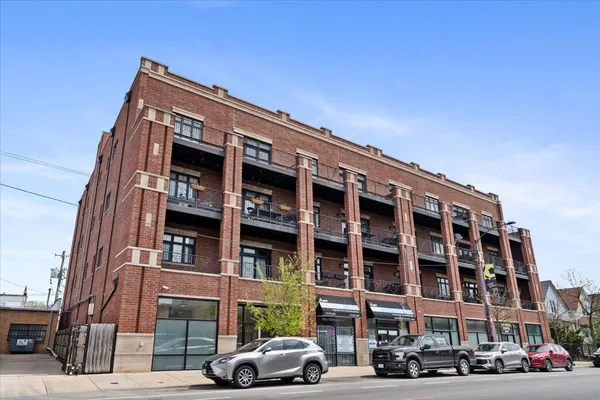 $3,000 | 4141 North Kedzie Avenue, Unit 306, Chicago, IL 60618