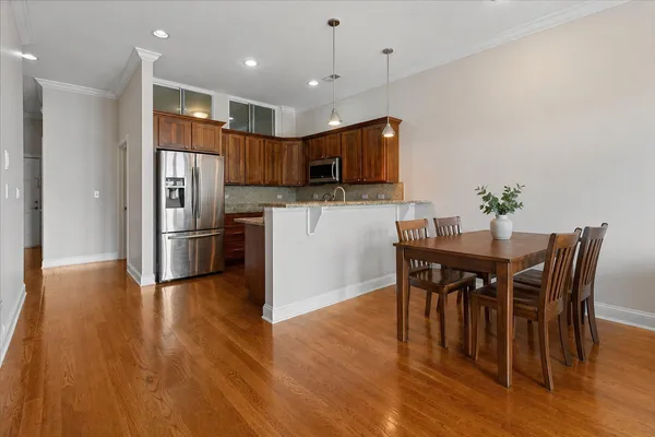 $3,000 | 4141 North Kedzie Avenue, Unit 306, Chicago, IL 60618